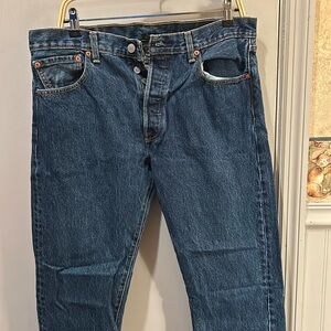 Men’s Levi 501  W33L32 button fly